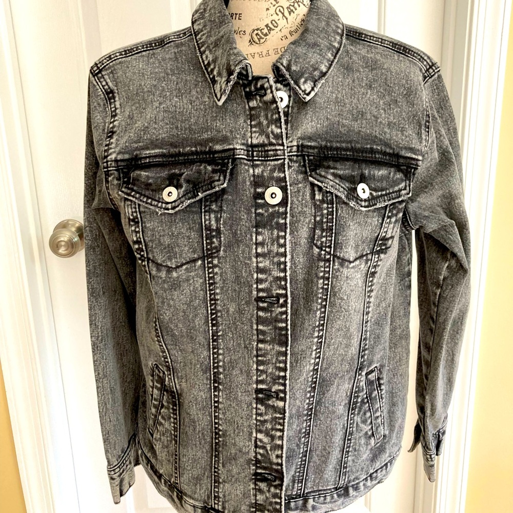 ✨Black/Gray Jean Jacket✨